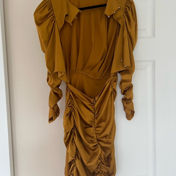 For love and lemons mini gold dress with open back - Picture 2 of 6